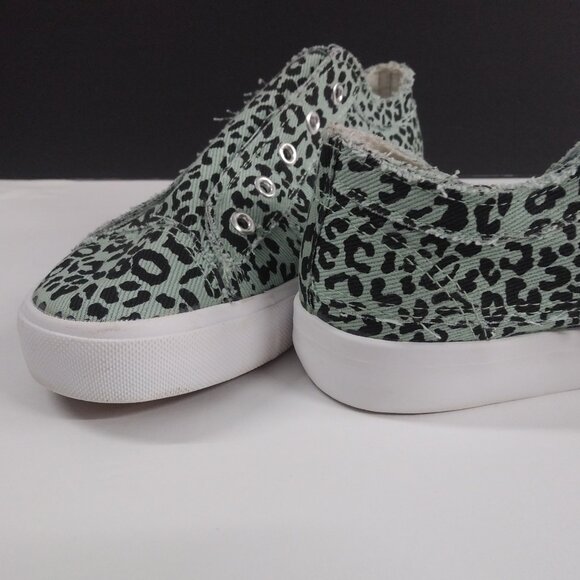 Green Leopard Distressed Pull On Sneakers Nice! - Picture 5 of 8